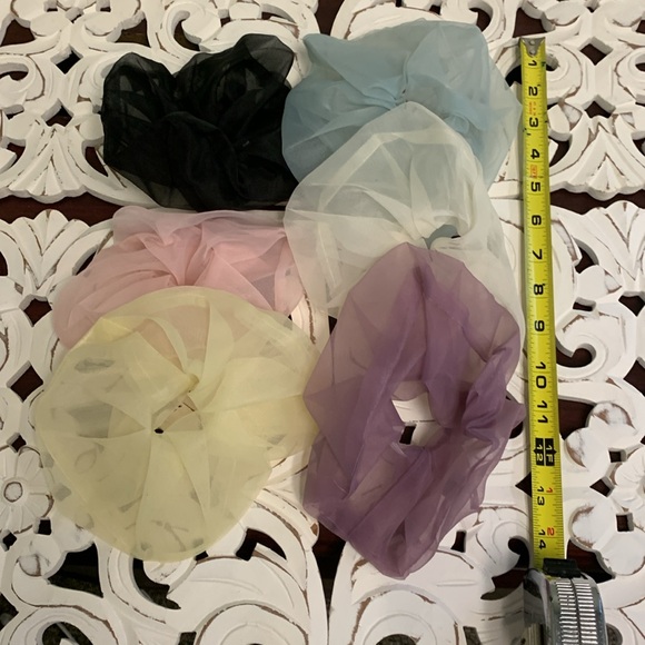Bundle of 6 Oversized Hair Scrunchies Purple, Pink, White, Black, Blue, Yellow - Picture 3 of 5